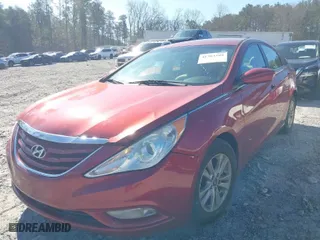 2013 Hyundai Sonata GLS PZEV with VIN 5NPEB4AC3DH579851, listed as a IAAI auction lot 41704589 with 201,566 mi miles. Bid and sale history available at carsss.com. Image 2.