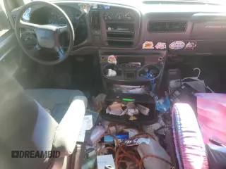 2001 GMC Savana z VIN 1GJHG39R711122618, wystawiony jako Copart lot #80872634 z przebiegiem Nie podano mil oraz Szkoda całkowita • Salvage title. Historia ofert i sprzedaży dostępna na DreamBid. Obrazek 8.