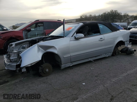 2001 Mercedes-Benz CLK 320/430 z VIN WDBLK70G51T092055, wystawiony jako Copart lot #38913294 z przebiegiem Nie podano mil oraz Nie do naprawy • Non repairable. Historia ofert i sprzedaży dostępna na DreamBid. Obrazek 1.