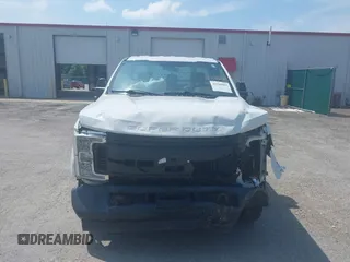 2018 Ford F-250 XL z VIN 1FDBF2A60JEC21183, wystawiony jako IAAI lot #42589005 z przebiegiem 76 581 mil mil oraz . Historia ofert i sprzedaży dostępna na DreamBid. Obrazek 11.