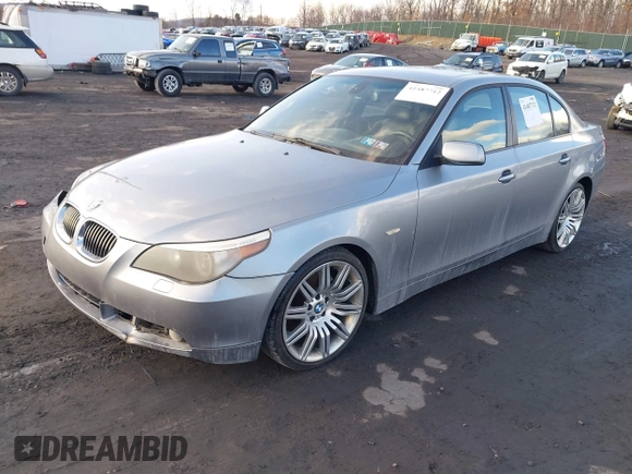 2007 BMW 5 Series 530i with VIN WBANE73567CM57179, listed as a IAAI auction lot 41487712 with 174,100 mi miles. Bid and sale history available at carsss.com. Image 2.
