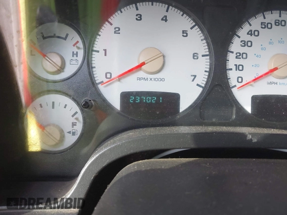 2004 Dodge 1500 SLT with VIN 1D7HU18N14J107934, listed as a IAAI auction lot 42099925 with 237,021 mi miles. Bid and sale history available at carsss.com. Image 7.