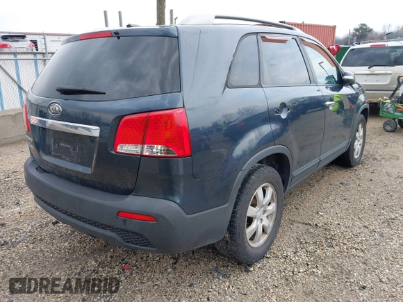 2011 Kia Sorento LX with VIN 5XYKT3A14BG082532, listed as a IAAI auction lot 41942275 with 199,525 mi miles and . Bid and sale history available at carsss.com. Image 4.