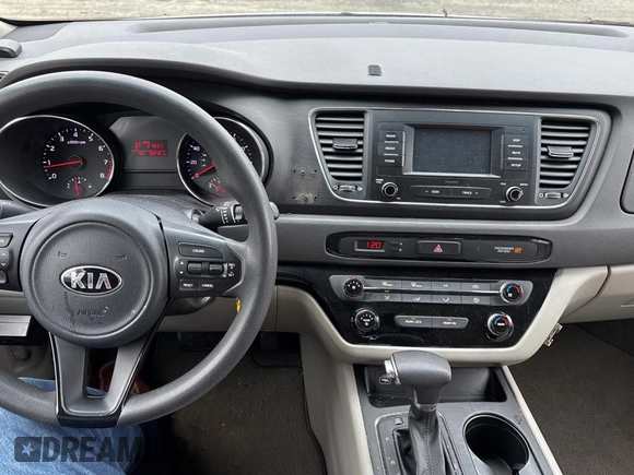 2018 Kia Sedona L with VIN KNDMA5C11J6409767, listed as a Copart auction lot 50896745 with 122,451 mi miles and Clean Title. Bid and sale history available at carsss.com. Image 9.