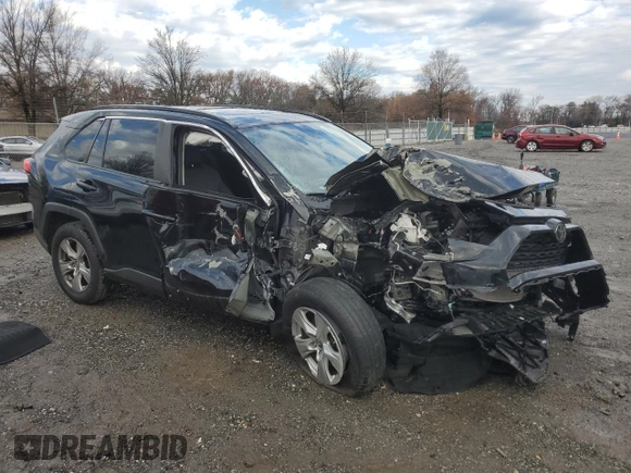 2019 Toyota RAV4 XLE with VIN JTMW1RFV6KD004869, listed as a Copart auction lot 82302754 with 118,015 mi miles and Salvage Title. Bid and sale history available at carsss.com. Image 4.