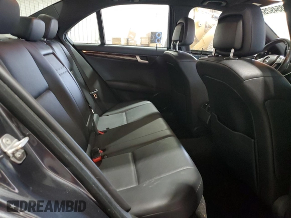 2013 Mercedes-Benz C 350 Sport z VIN WDDGF5HB0DR258610, wystawiony jako Copart lot #53854925 z przebiegiem 180 511 mil mil oraz Szkoda całkowita • Salvage title. Historia ofert i sprzedaży dostępna na DreamBid. Obrazek 10.