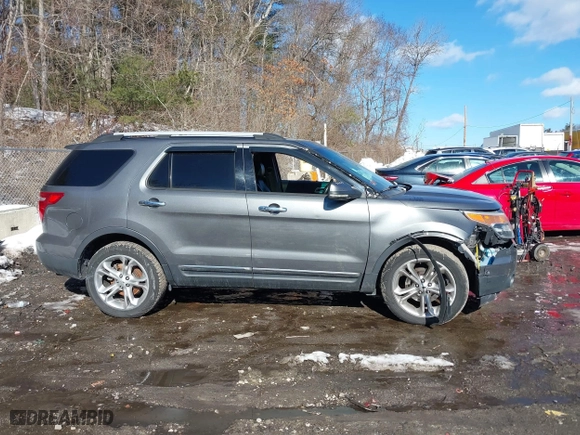 2013 Ford Explorer Limited with VIN 1FM5K8F89DGA61027, listed as a IAAI auction lot 41493307 with 186,969 mi miles. Bid and sale history available at carsss.com. Image 13.