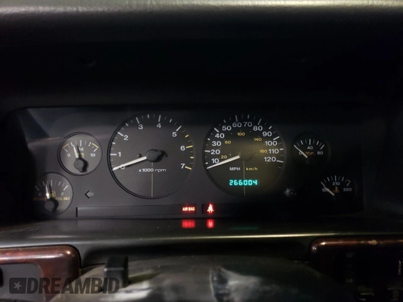 1997 Jeep Grand Cherokee Laredo with VIN 1J4GZ58Y7VC650813, listed as a Copart auction lot 41486724 with 266,004 mi miles and Salvage Title. Bid and sale history available at carsss.com. Image 9.