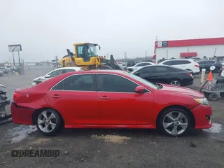 2014 Toyota Camry L with VIN 4T1BF1FK8EU842134, listed as a IAAI auction lot 41500515 with 147,156 mi miles. Bid and sale history available at carsss.com. Image 13.
