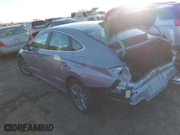 2023 Hyundai Sonata SEL z VIN KMHL64JA1PA321006, wystawiony jako IAAI lot #38313188 z przebiegiem 12 619 mil mil oraz . Historia ofert i sprzedaży dostępna na DreamBid. Obrazek 3.