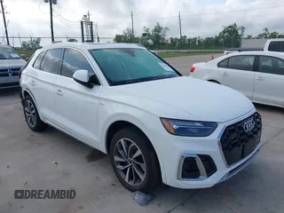 2022 Audi Q5 S line Premium Plus z VIN WA1EAAFY7N2088928, wystawiony jako IAAI lot #42068146 z przebiegiem 42 956 mil mil oraz . Historia ofert i sprzedaży dostępna na DreamBid. Obrazek 1.