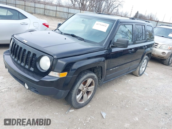 2013 Jeep Patriot Latitude with VIN 1C4NJPFB2DD233848, listed as a IAAI auction lot 41711832 with Not Provided miles. Bid and sale history available at carsss.com. Image 2.