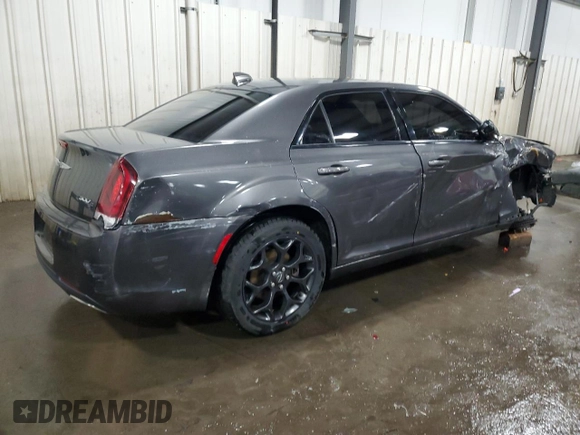 2019 Chrysler 300 with VIN 2C3CCAGGXKH631497, listed as a Copart auction lot 47580165 with 87,297 mi miles and Salvage Title. Bid and sale history available at carsss.com. Image 3.
