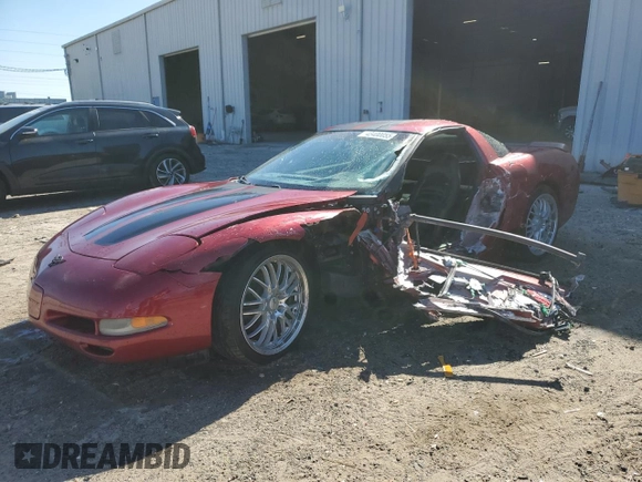 2001 Chevrolet Corvette with VIN 1G1YY22G215105010, listed as a Copart auction lot 43400055 with 155,433 mi miles and Salvage Title. Bid and sale history available at carsss.com. Image 1.