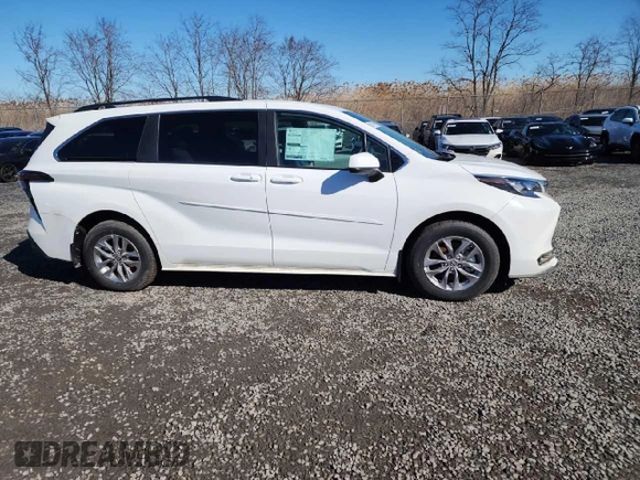 2024 Toyota Sienna LE with VIN 5TDBSKFC9RS138713, listed as a Copart auction lot 43769795 with 10 mi miles and Salvage Title. Bid and sale history available at carsss.com. Image 14.