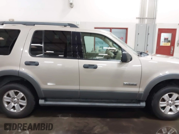 2006 Ford Explorer XLT with VIN 1FMEU738X6ZA13312, listed as a IAAI auction lot 41920829 with 168,238 mi miles and . Bid and sale history available at carsss.com. Image 14.