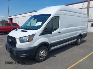 2023 Ford Transit Cargo z VIN 1FTBR3U86PKA69175, wystawiony jako IAAI lot #42520049 z przebiegiem 50 866 mil mil oraz . Historia ofert i sprzedaży dostępna na DreamBid. Obrazek 18.