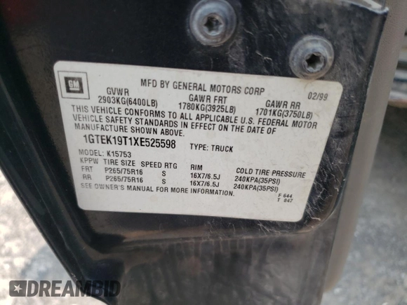 1999 GMC Sierra 1500 SLE z VIN 1GTEK19T1XE525598, wystawiony jako Copart lot #59525385 z przebiegiem 201 067 mil mil oraz Czysty tytuł • Clean title. Historia ofert i sprzedaży dostępna na DreamBid. Obrazek 12.