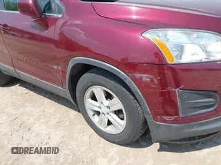 2016 Chevrolet Trax LT z VIN 3GNCJLSB9GL152213, wystawiony jako IAAI lot #42264657 z przebiegiem 126 710 mil mil oraz . Historia ofert i sprzedaży dostępna na DreamBid. Obrazek 6.