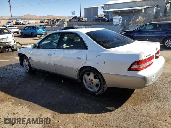 2001 Lexus ES 300 with VIN JT8BF28G410323925, listed as a Copart auction lot 44981615 with 253,275 mi miles and Salvage Title. Bid and sale history available at carsss.com. Image 2.
