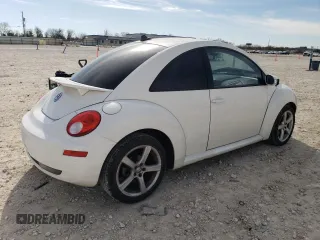2009 Volkswagen New Beetle Coupe S with VIN 3VWRW31C49M511136, listed as a Copart auction lot 89188835 with 114,619 mi miles and Salvage Title. Bid and sale history available at carsss.com. Image 3.
