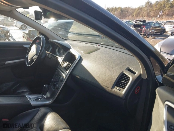 2012 Volvo XC60 3.0L with VIN YV4902DZ5C2241960, listed as a IAAI auction lot 41184310 with 165,353 mi miles. Bid and sale history available at carsss.com. Image 5.