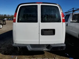 2019 Chevrolet Express Cargo z VIN 1GCWGBFG4K1185639, wystawiony jako Copart lot #88564825 z przebiegiem Nie podano mil oraz Szkoda całkowita • Salvage title. Historia ofert i sprzedaży dostępna na DreamBid. Obrazek 6.