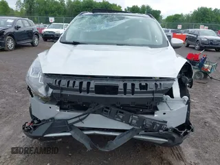 2020 Ford Escape SEL z VIN 1FMCU0H61LUA94358, wystawiony jako IAAI lot #42446406 z przebiegiem 38 803 mil mil oraz . Historia ofert i sprzedaży dostępna na DreamBid. Obrazek 6.