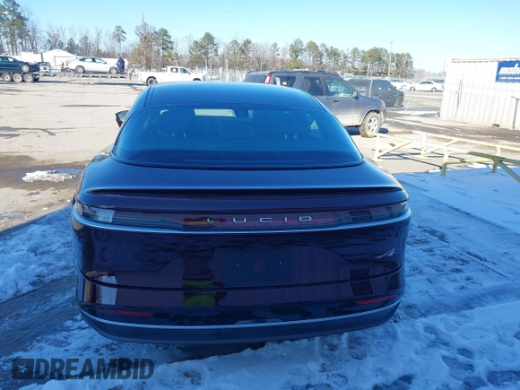 2023 Lucid Air Pure z VIN 50EA1PFA5PA006306, wystawiony jako IAAI lot #41235791 z przebiegiem 5240 mil mil oraz . Historia ofert i sprzedaży dostępna na DreamBid. Obrazek 16.