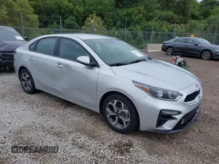 2021 Kia Forte FE with VIN 3KPF24AD6ME286740, listed as a IAAI auction lot 40040318 with 60,179 mi miles. Bid and sale history available at carsss.com. Image 1.