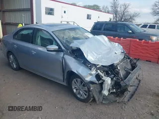 2015 Volkswagen Jetta SE z VIN 3VWD17AJ9FM274069, wystawiony jako IAAI lot #42103263 z przebiegiem 76 984 mil mil oraz . Historia ofert i sprzedaży dostępna na DreamBid. Obrazek 1.