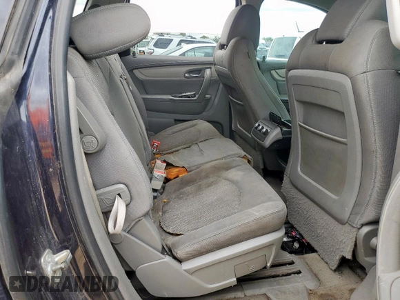 2017 Chevrolet Traverse LS z VIN 1GNKRFKD1HJ213571, wystawiony jako Copart lot #59207095 z przebiegiem Nie podano mil oraz Czysty tytuł • Clean title. Historia ofert i sprzedaży dostępna na DreamBid. Obrazek 11.