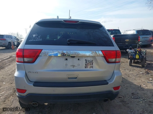 2011 Jeep Grand Cherokee Laredo with VIN 1J4RR4GTXBC678304, listed as a IAAI auction lot 41088309 with 139,559 mi miles. Bid and sale history available at carsss.com. Image 16.