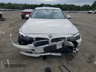 2015 BMW 3 Series 320i xDrive z VIN WBA3C3C58FP664511, wystawiony jako Copart lot #62542575 z przebiegiem 62 084 mil mil oraz Czysty tytuł • Clean title. Historia ofert i sprzedaży dostępna na DreamBid. Obrazek 5.