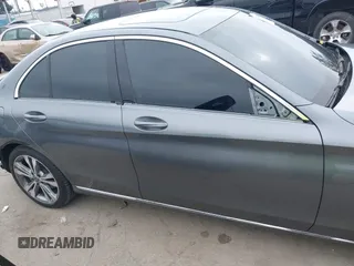 2019 Mercedes-Benz C 300 z VIN WDDWF8DB4KR463153, wystawiony jako IAAI lot #42168880 z przebiegiem 66 480 mil mil oraz . Historia ofert i sprzedaży dostępna na DreamBid. Obrazek 14.