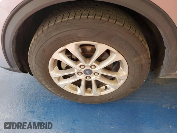 2022 Ford Escape SE z VIN 1FMCU9G6XNUB33179, wystawiony jako IAAI lot #42793652 z przebiegiem 44 194 mil mil oraz . Historia ofert i sprzedaży dostępna na DreamBid. Obrazek 4.
