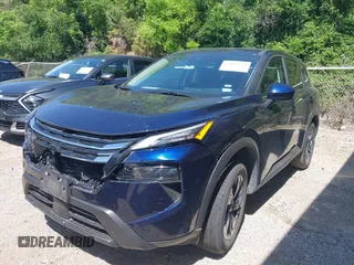 2025 Nissan Rogue SV with VIN 5N1BT3BA8SC815552, listed as a IAAI auction lot 42075674 with 4,439 mi miles. Bid and sale history available at carsss.com. Image 2.