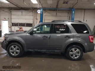 2011 Ford Escape XLT with VIN 1FMCU9D73BKB81871, listed as a IAAI auction lot 39857267 with 75,273 mi miles. Bid and sale history available at carsss.com. Image 14.