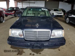 1995 Mercedes-Benz E with VIN WDBEA92E6SF318493, listed as a Copart auction lot 49295995 with 191,983 mi miles and Clean Title. Bid and sale history available at DreamBid. Image 5.