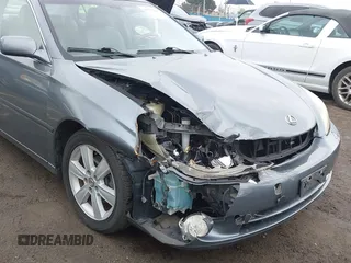 2005 Lexus ES 330 with VIN JTHBA30G055137002, listed as a IAAI auction lot 41547124 with 145,049 mi miles. Bid and sale history available at carsss.com. Image 6.