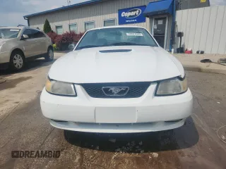 2000 Ford Mustang with VIN 1FAFP404XYF130074, listed as a Copart auction lot 60874945 with 233,035 mi miles and Non repairable. Bid and sale history available at DreamBid. Image 5.