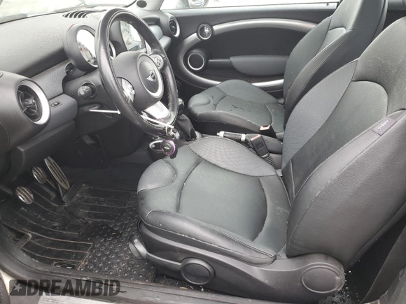 2007 MINI Hardtop S with VIN WMWMF73547TL87545, listed as a Copart auction lot 49746305 with 84,463 mi miles and Clean Title. Bid and sale history available at DreamBid. Image 7.