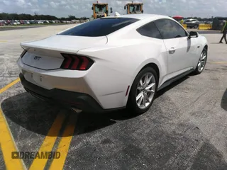 2024 Ford Mustang GT with VIN 1FA6P8CF2R5400362, listed as a IAAI auction lot 42424355 with 5,475 mi miles and . Bid and sale history available at DreamBid. Image 4.
