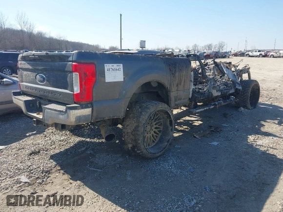 2017 Ford F-250 Lariat z VIN 1FT7W2BT2HEF09554, wystawiony jako IAAI lot #41761642 z przebiegiem 141 216 mil mil oraz . Historia ofert i sprzedaży dostępna na DreamBid. Obrazek 4.