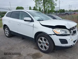2013 Volvo XC60 3.2L с VIN YV4952DZ1D2454441, выставлен на аукционе IAAI как лот 42320363 с пробегом 85 527 миль миль и . История ставок и продаж доступна на DreamBid. Изображение 1.