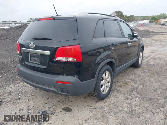 2012 Kia Sorento LX with VIN 5XYKT4A22CG273527, listed as a IAAI auction lot 41954603 with 309,018 mi miles. Bid and sale history available at carsss.com. Image 4.