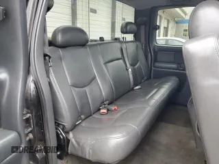 2006 Chevrolet Silverado SS z VIN 2GCEC19N261140999, wystawiony jako Copart lot #80564114 z przebiegiem 221 209 mil mil oraz Szkoda całkowita • Salvage title. Historia ofert i sprzedaży dostępna na DreamBid. Obrazek 10.