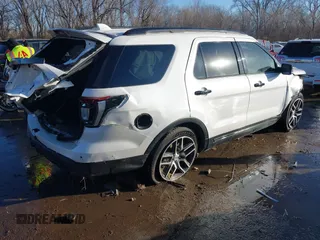 2017 Ford Explorer Sport with VIN 1FM5K8GT2HGD12298, listed as a IAAI auction lot 41092631 with 107,247 mi miles and . Bid and sale history available at carsss.com. Image 4.