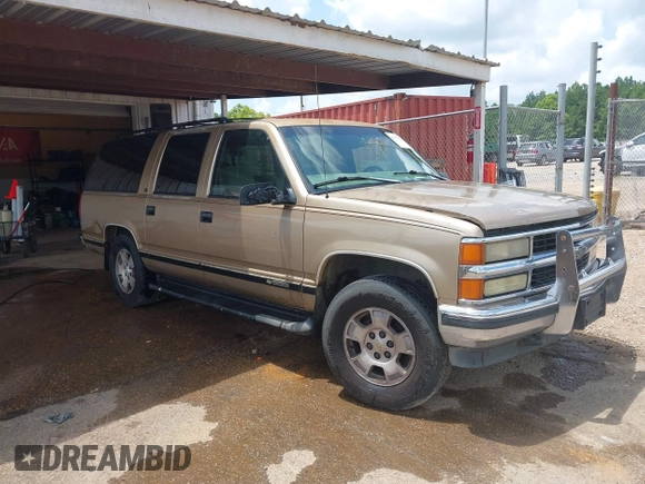 1999 Chevrolet Suburban with VIN 1GNFK16RXXJ416360, listed as a IAAI auction lot 42670294 with 319,691 mi miles and . Bid and sale history available at DreamBid. Image 1.