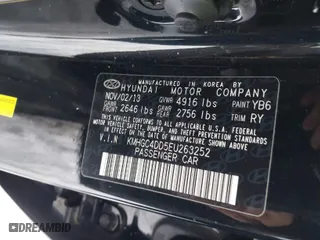 2014 Hyundai Genesis 3.8L with VIN KMHGC4DD5EU263252, listed as a IAAI auction lot 41563578 with 207,103 mi miles. Bid and sale history available at carsss.com. Image 9.